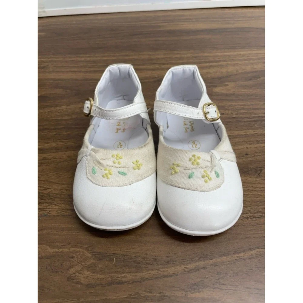 Girls White  Shoes with Yellow Floral Embroidery size 5